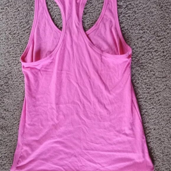 4 PIECE BUNDLE OF WOMENS CLOTHING SIZE MEDIUM. LIKE NEW! EXCELLENT CONDITION! - Picture 3 of 15